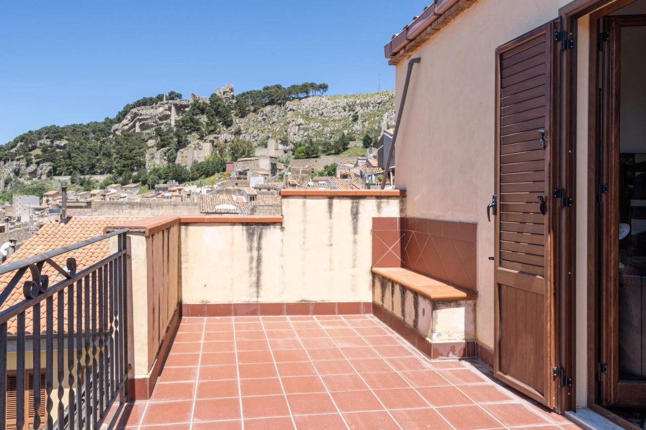 Casa Della Nonna Villa Caltavuturo Bagian luar foto