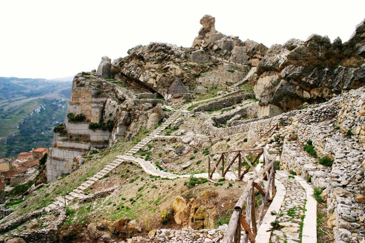 Casa Della Nonna Villa Caltavuturo Bagian luar foto